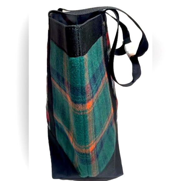 BNWT Urban Outfitters Plaid Tote PERFECT HOLIDAY TOTE; PRICE FIRM NO DISCOUNTS! - Picture 4 of 14